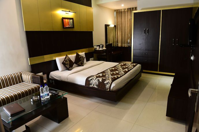 Imagen de la habitación del Hotel Ravisha Continental. Foto 12