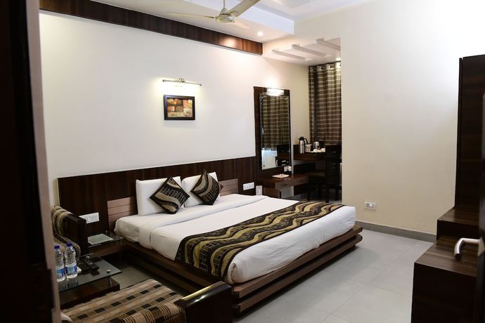 Imagen de la habitación del Hotel Ravisha Continental. Foto 13