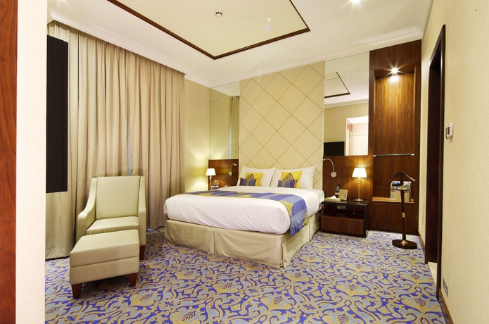 Imagen de la habitación del Hotel Raviz Center Point. Foto 8