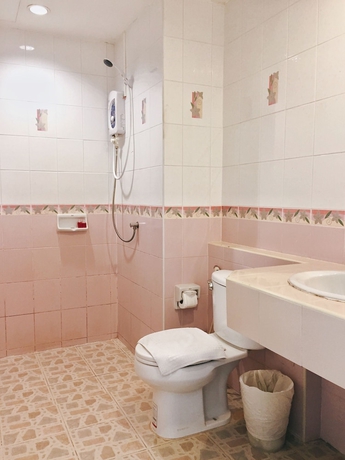 Imagen de la habitación del Hotel Rawai Guesthouse. Foto 11