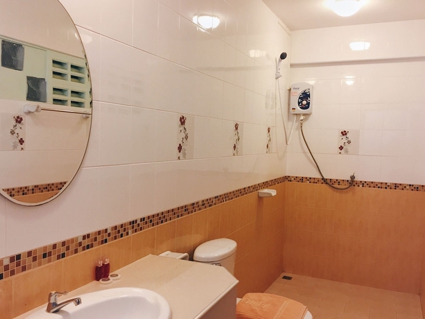 Imagen de la habitación del Hotel Rawai Guesthouse. Foto 14