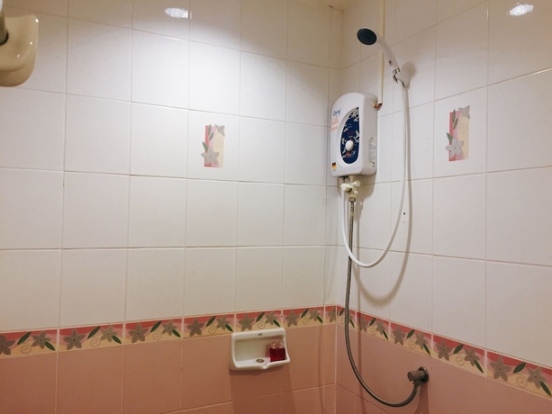 Imagen de la habitación del Hotel Rawai Guesthouse. Foto 15