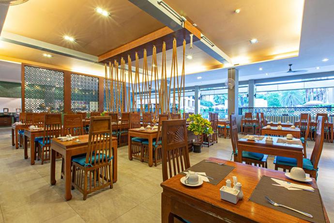 Imagen del bar/restaurante del Hotel Rawai Palm Beach Resort. Foto 2