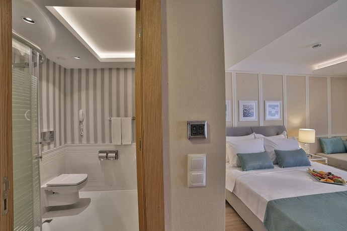 Imagen de la habitación del Hotel Rawda Resort Hotel Altinoluk. Foto 17