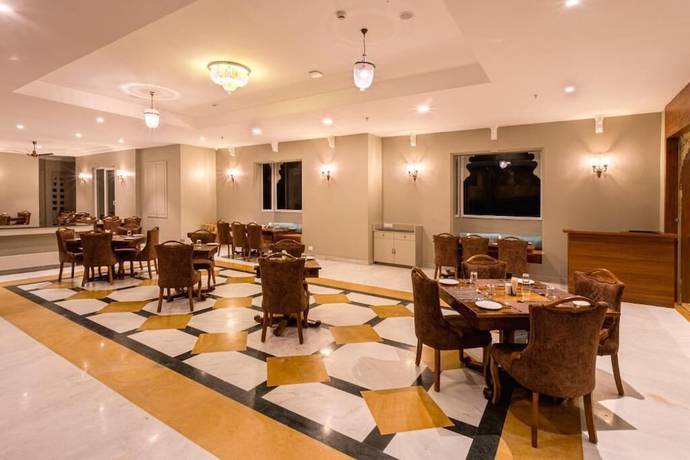 Imagen del bar/restaurante del Hotel Rawla Sagrun. Foto 6
