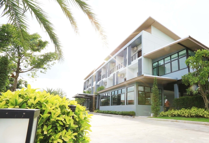 Imagen de los exteriores del Hotel Ray. Foto 9