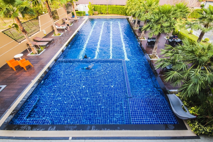 Imagen de la piscina del Hotel Ray. Foto 15