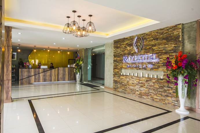 Imagen de los interiores del Hotel Ray. Foto 13