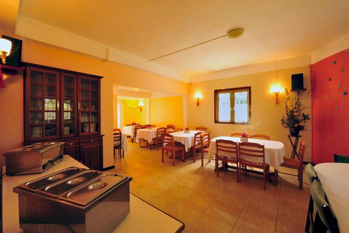 Imagen de la habitación del Hotel Rayan Tourist Villa. Foto 12