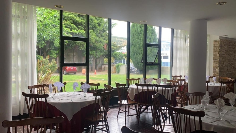 Imagen del bar/restaurante del Hotel Rayentray Tehuelche. Foto 3