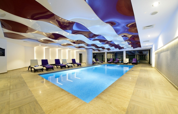 Imagen de la piscina del Hotel Raymar Resort and Aqua. Foto 13