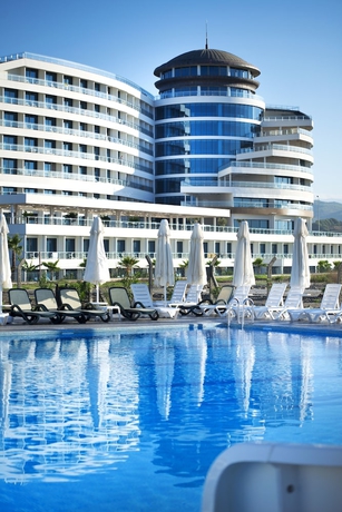 Imagen de la piscina del Hotel Raymar Resort and Aqua. Foto 17