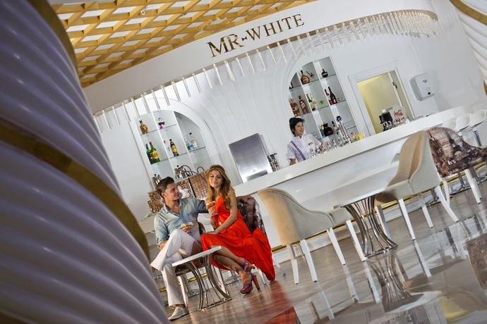 Imagen de los interiores del Hotel Raymar Resort and Aqua. Foto 12