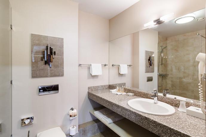 Imagen de la habitación del Hotel Raymond. Foto 4