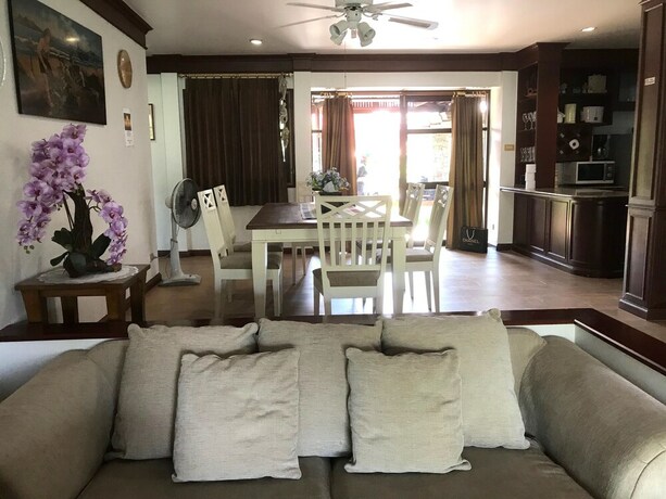 Imagen general del Hotel Rayong Rental Pool Villas. Foto 15