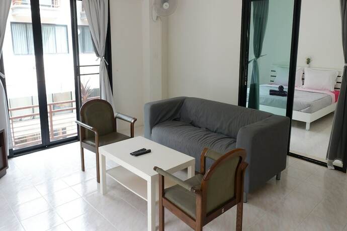 Imagen general del Hotel Rayong Seaview Apartment. Foto 2