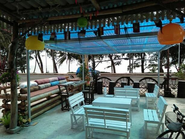 Imagen general del Hotel Rayong Seaview Apartment. Foto 10