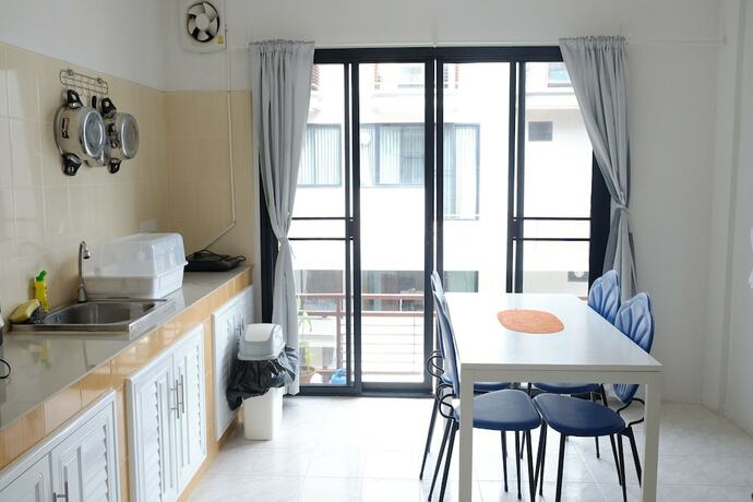 Imagen general del Hotel Rayong Seaview Apartment. Foto 13