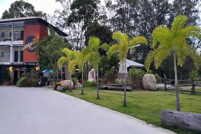 Imagen de los exteriores del Hotel Rayonghouse Resort. Foto 18