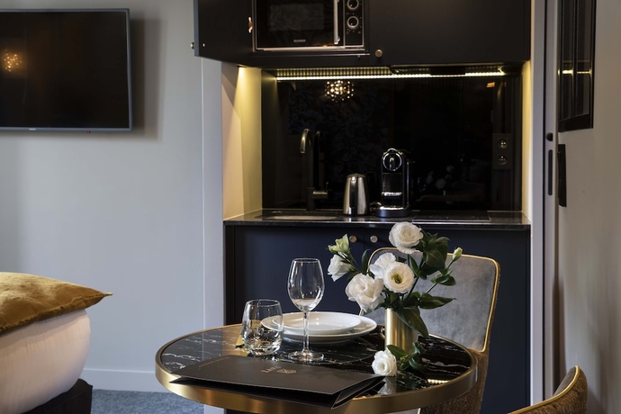 Imagen de la habitación del Hotel Rayz Eiffel. Foto 17