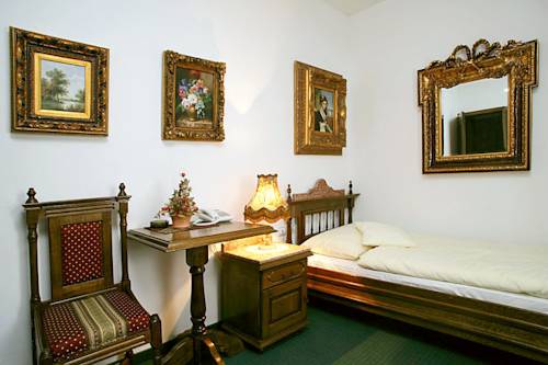 Imagen de la habitación del Hotel Razgorsek. Foto 9