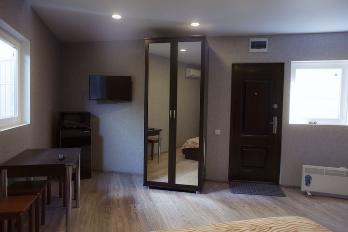 Imagen de la habitación del Hotel Razin. Foto 13