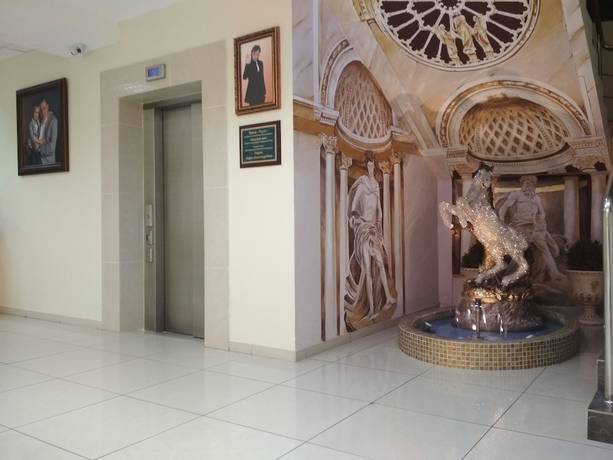Imagen de los interiores del Hotel Razin. Foto 19
