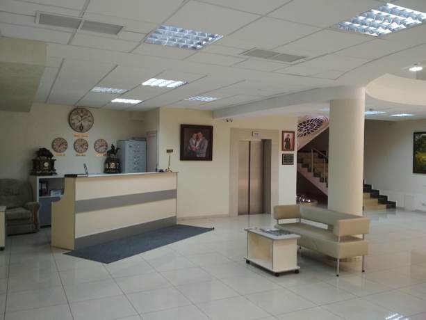 Imagen de los interiores del Hotel Razin. Foto 20