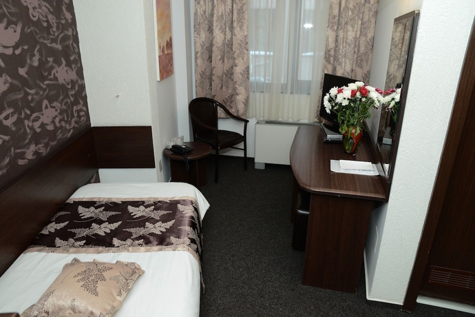 Imagen de la habitación del Hotel Razvan. Foto 2