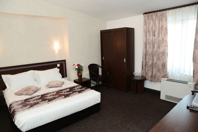 Imagen de la habitación del Hotel Razvan. Foto 4