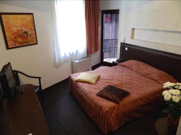 Imagen de la habitación del Hotel Razvan. Foto 9