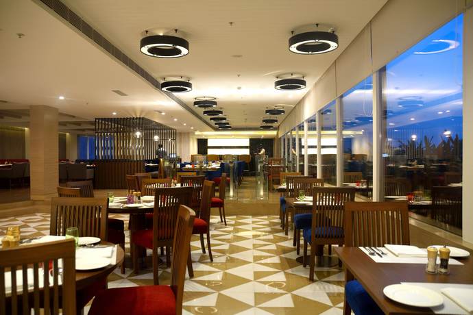 Imagen de los interiores del Hotel Rbd Sarovar Portico. Foto 18