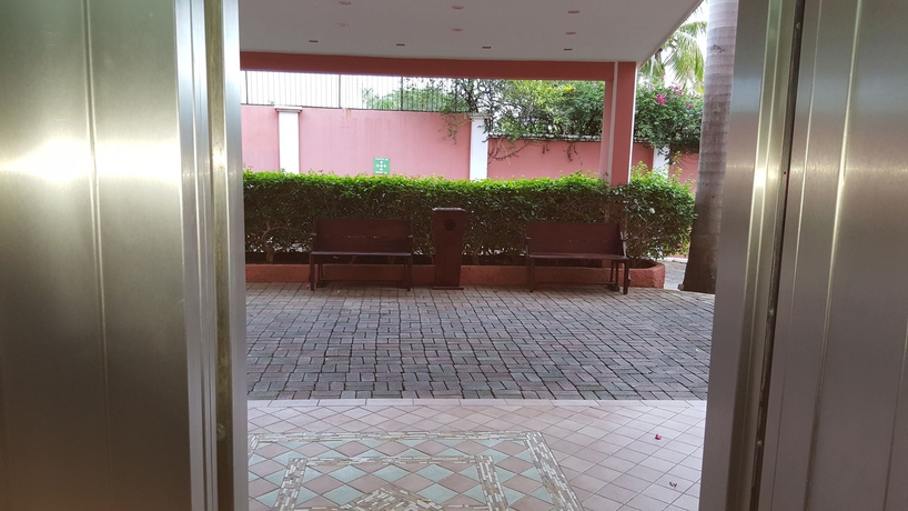 Imagen de los interiores del Hotel Rdg. Foto 13