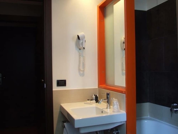 Imagen de la habitación del Hotel Re Di Roma. Foto 15