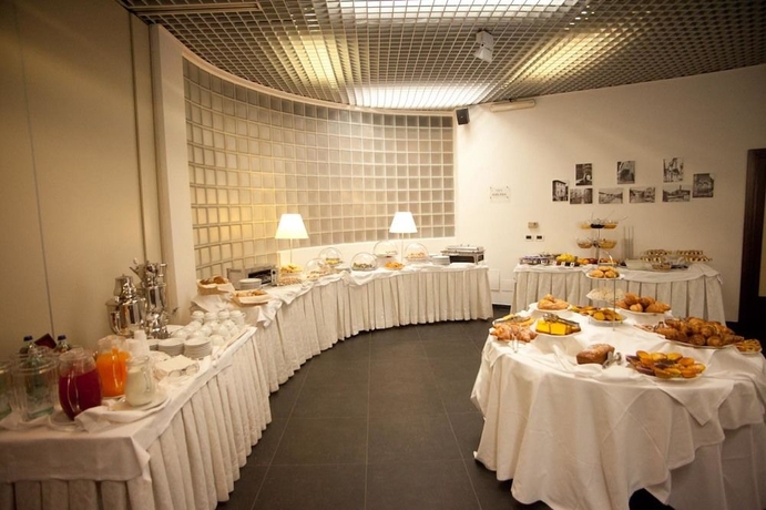 Imagen del bar/restaurante del Hotel Re Enzo. Foto 15