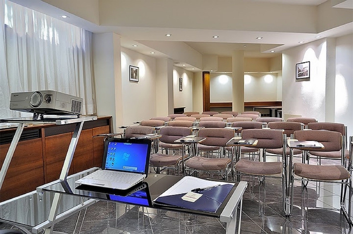 Imagen de los interiores del Hotel Re. Foto 13