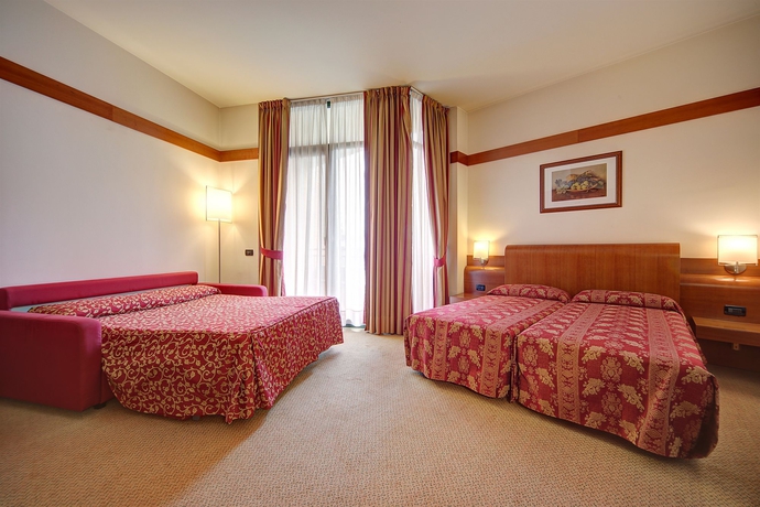 Imagen de la habitación del Hotel Re. Foto 8