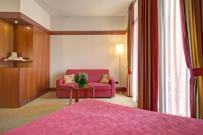 Imagen de los interiores del Hotel Re. Foto 15