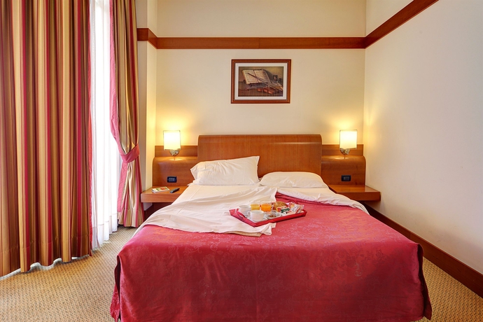 Imagen de la habitación del Hotel Re. Foto 11