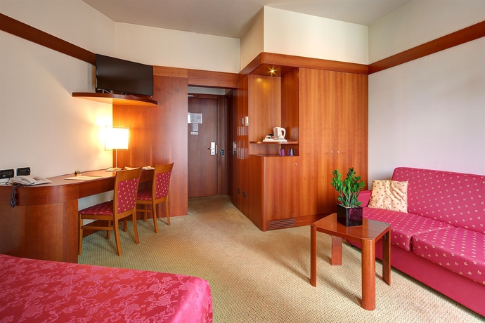 Imagen de los interiores del Hotel Re. Foto 16