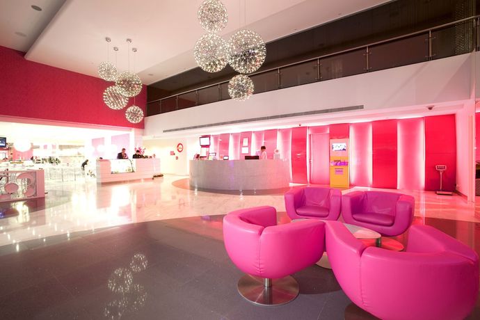 Imagen de los interiores del Hotel Re!. Foto 12