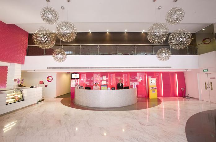 Imagen de los interiores del Hotel Re!. Foto 13