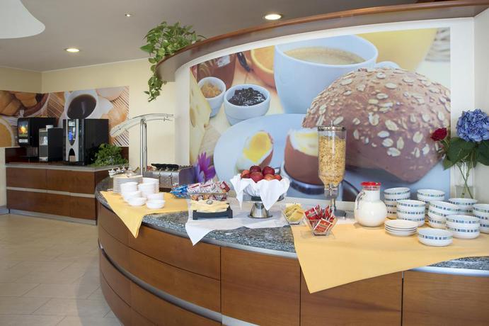 Imagen del bar/restaurante del Hotel Re Lissone. Foto 2