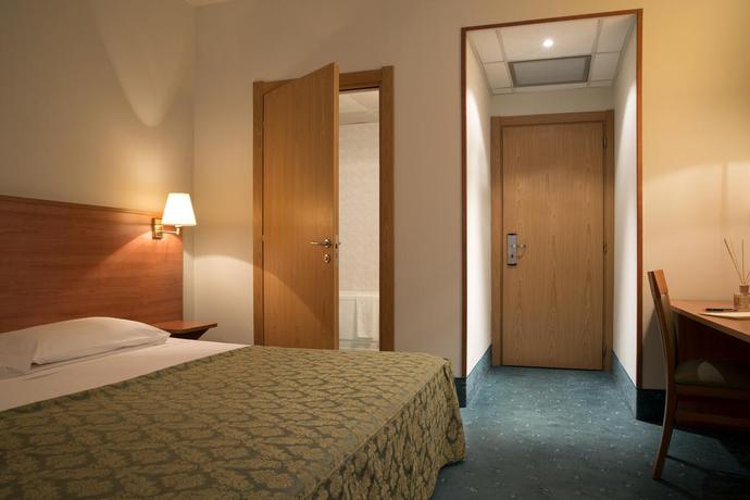 Imagen de la habitación del Hotel Re Lissone. Foto 10