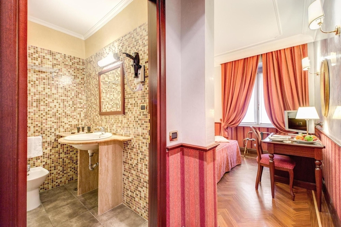 Imagen de la habitación del Hotel Re Luxury Accomodations. Foto 5