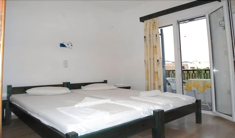 Imagen de la habitación del Hotel Rea, Naxos. Foto 17