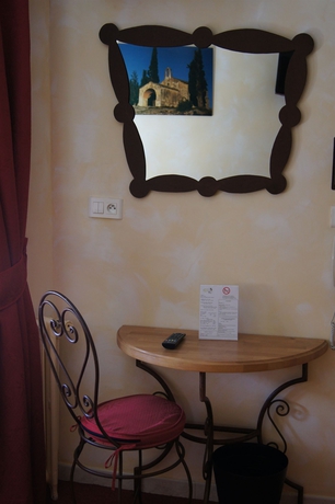 Imagen de la habitación del Hotel Régence. Foto 10