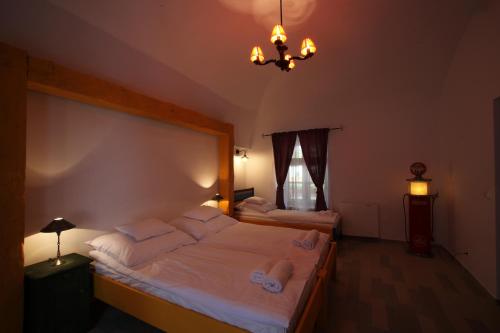 Imagen de la habitación del Hotel R&eacute;gi Posta &eacute;s &Eacute;tterem. Foto 8