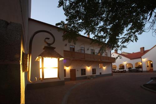 Imagen general del Hotel R&eacute;gi Posta &eacute;s &Eacute;tterem. Foto 4