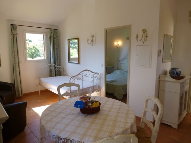 Imagen de la habitación del Hotel R&eacute;sidence A Merula. Foto 4